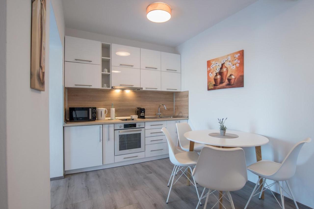 Lavanda House With Apartments Buje Exterior foto